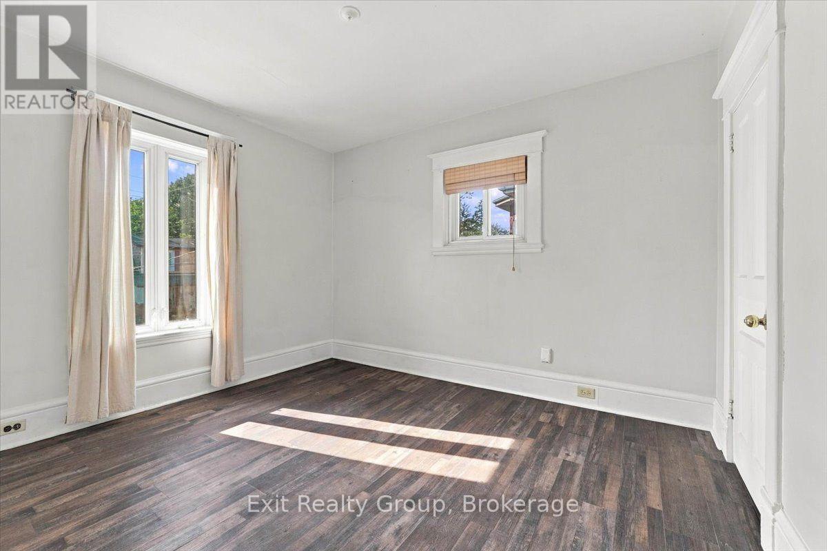 185 FOSTER AVENUE - 28