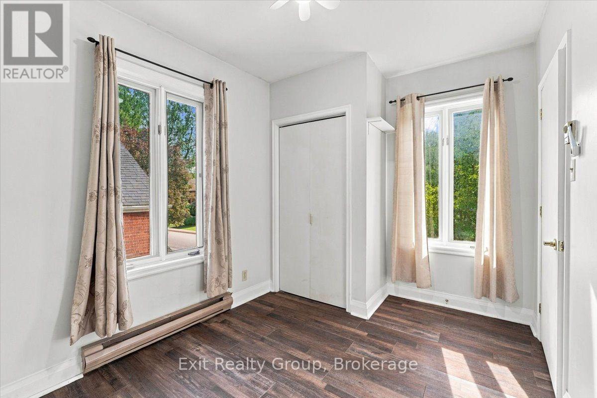 185 FOSTER AVENUE - 32