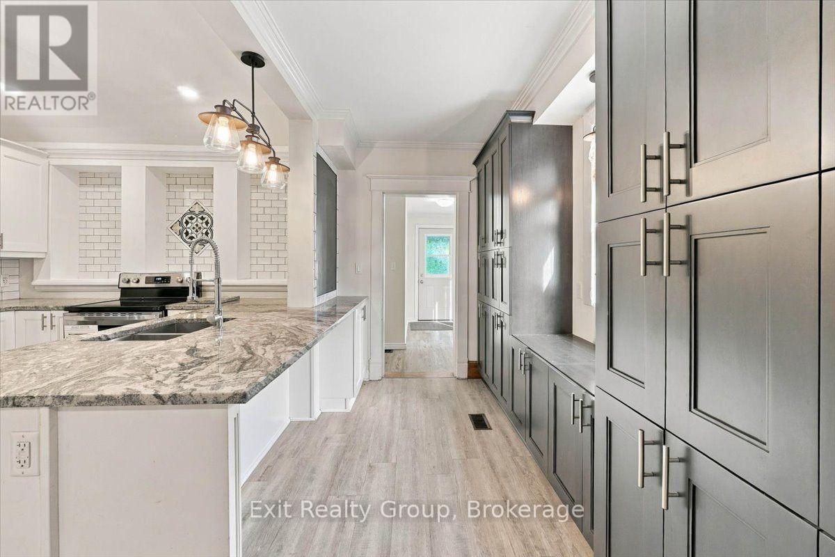 185 FOSTER AVENUE - 9