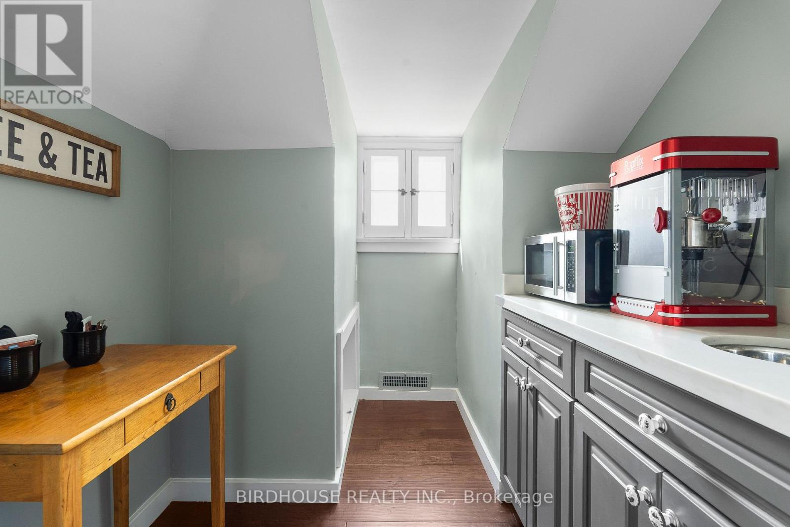 69 BOND STREET W - Image 34