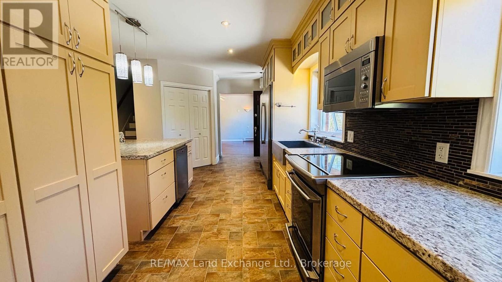226 HURON STREET S, Saugeen Shores — photo 4