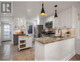 16 Hector Avenue, Toronto, ON M6G3G3 Photo 15