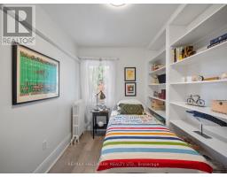 16 Hector Avenue, Toronto, ON M6G3G3 Photo 32