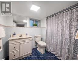 16 Hector Avenue, Toronto, ON M6G3G3 Photo 38