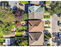 16 Hector Avenue, Toronto, ON M6G3G3 Photo 47