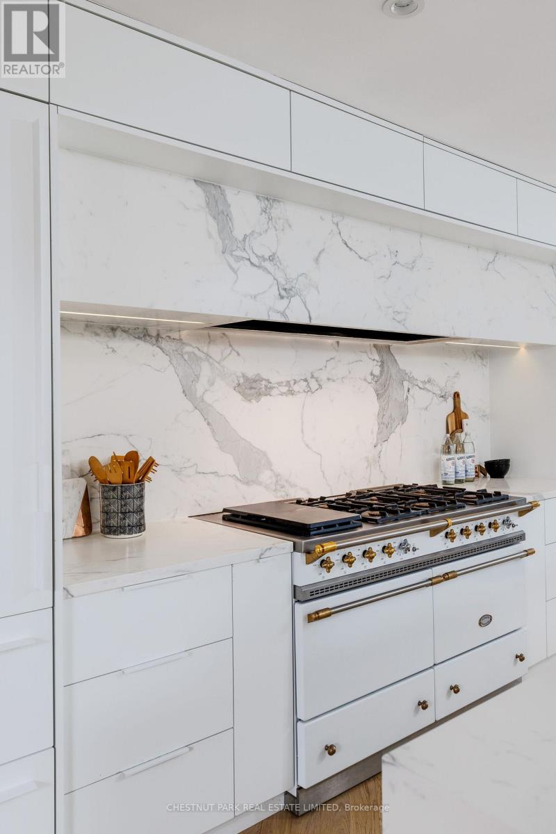 27 BOSWELL AVENUE - 13