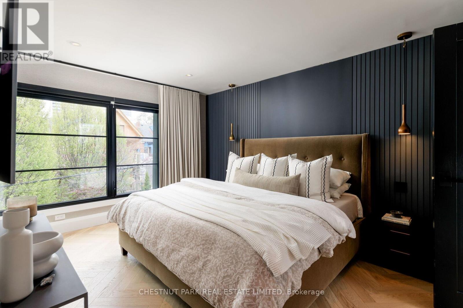 27 BOSWELL AVENUE - 27