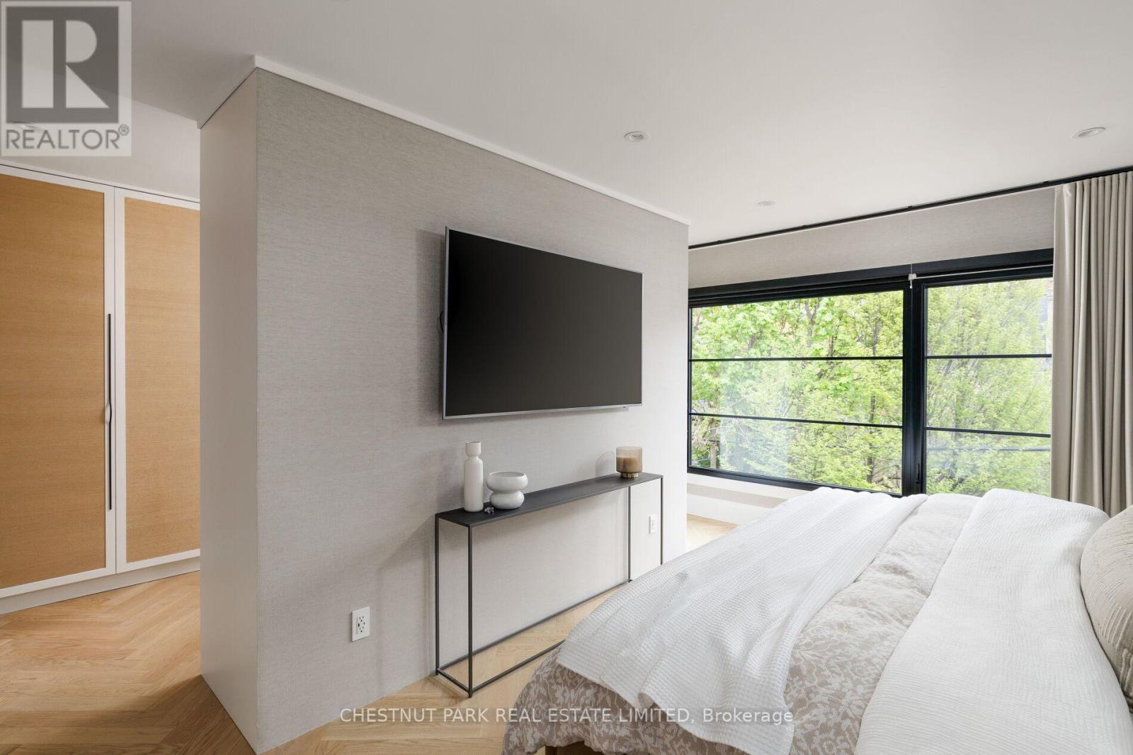 27 BOSWELL AVENUE - 28