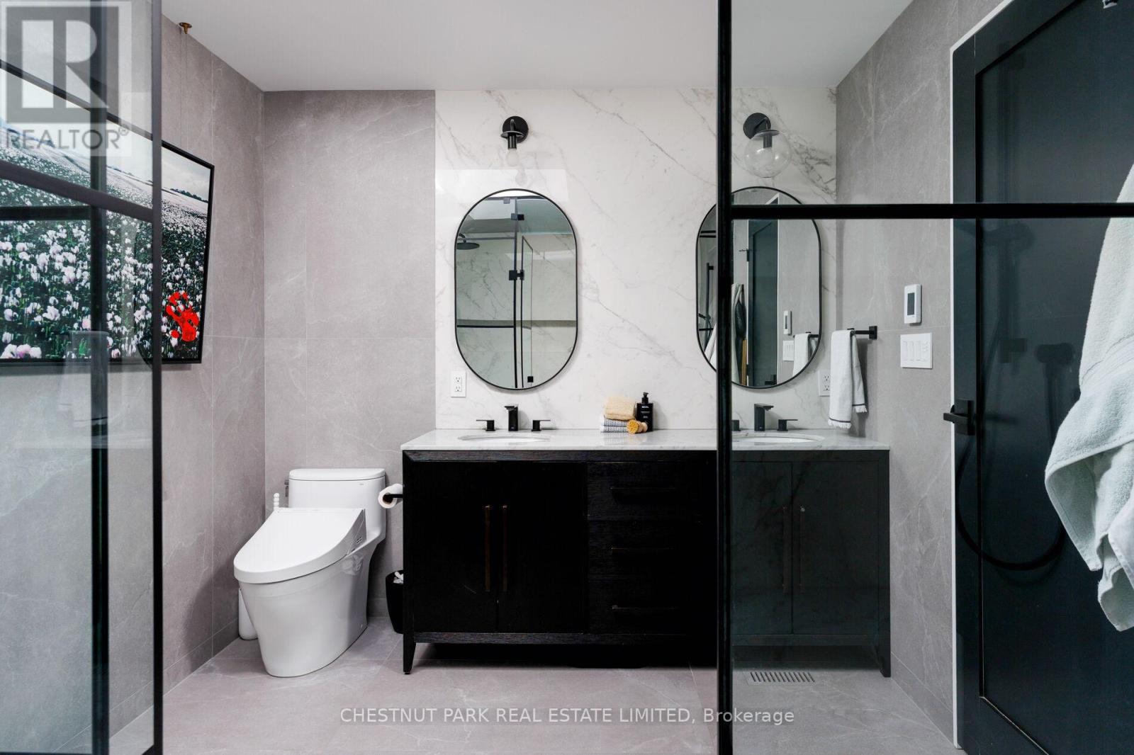 27 BOSWELL AVENUE - 32