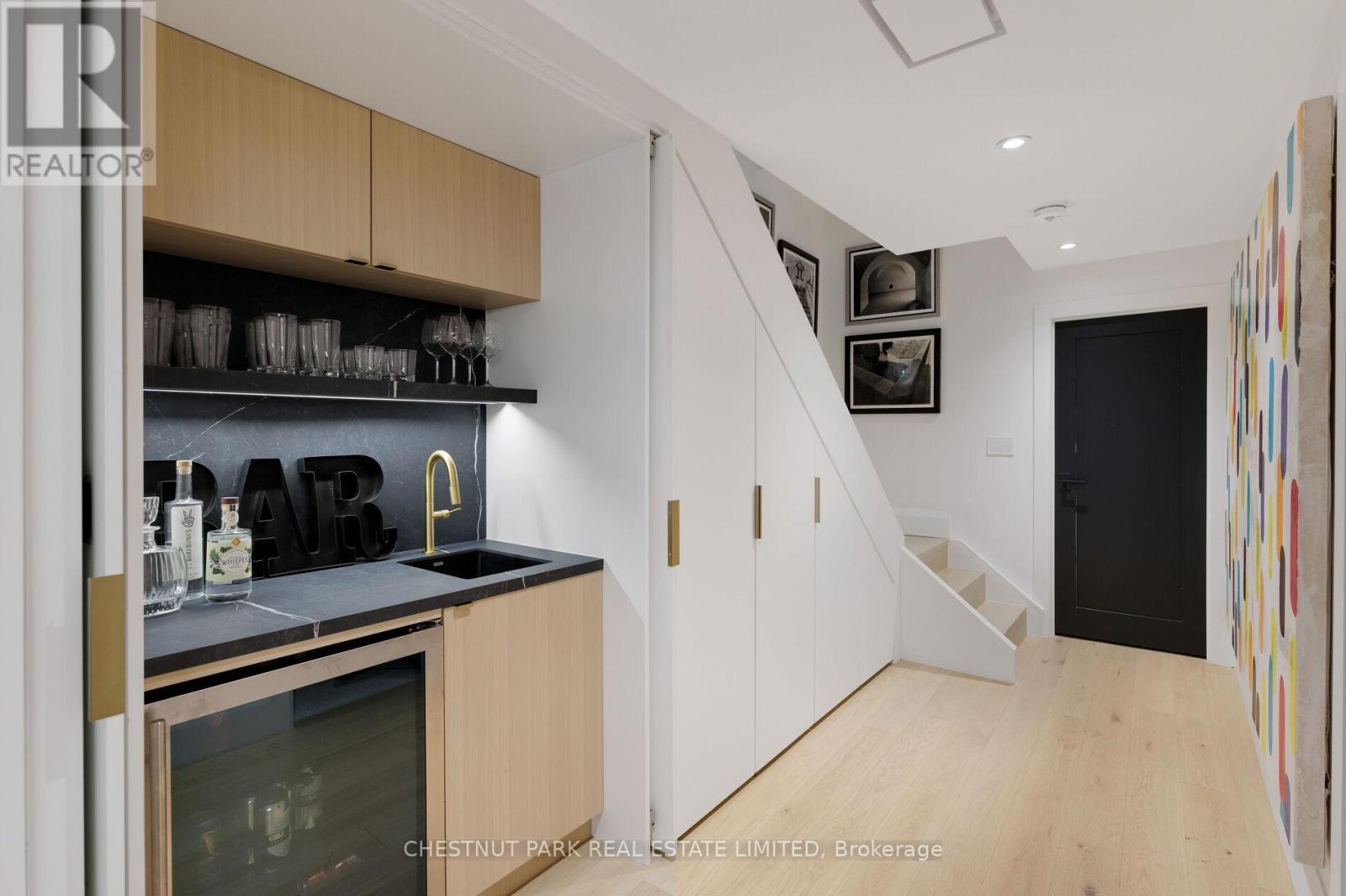27 BOSWELL AVENUE - 44