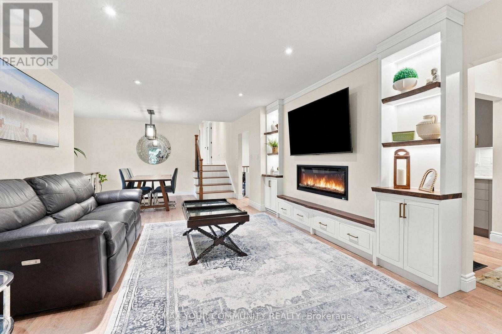 20 RINGWOOD CRESCENT - 20