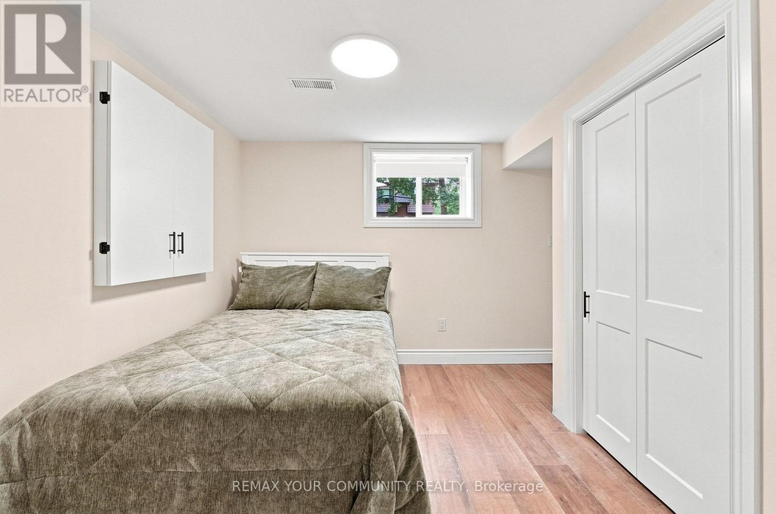 20 RINGWOOD CRESCENT - 38
