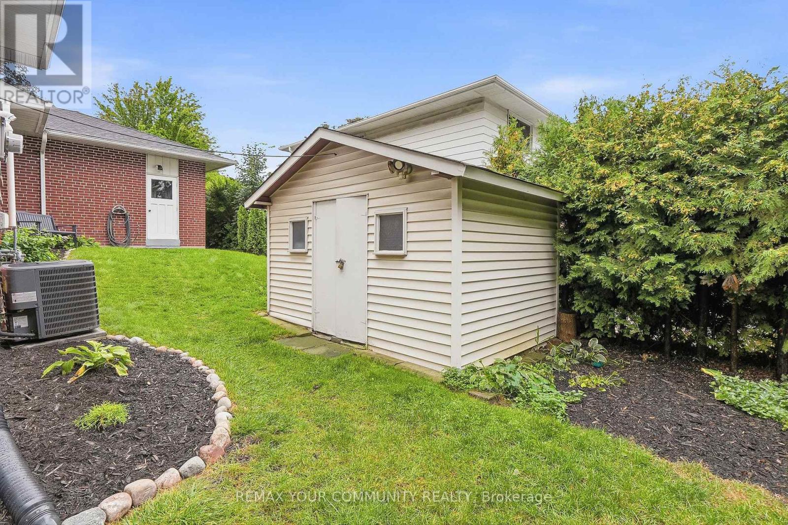 20 RINGWOOD CRESCENT, Toronto (Henry Farm) — photo 6