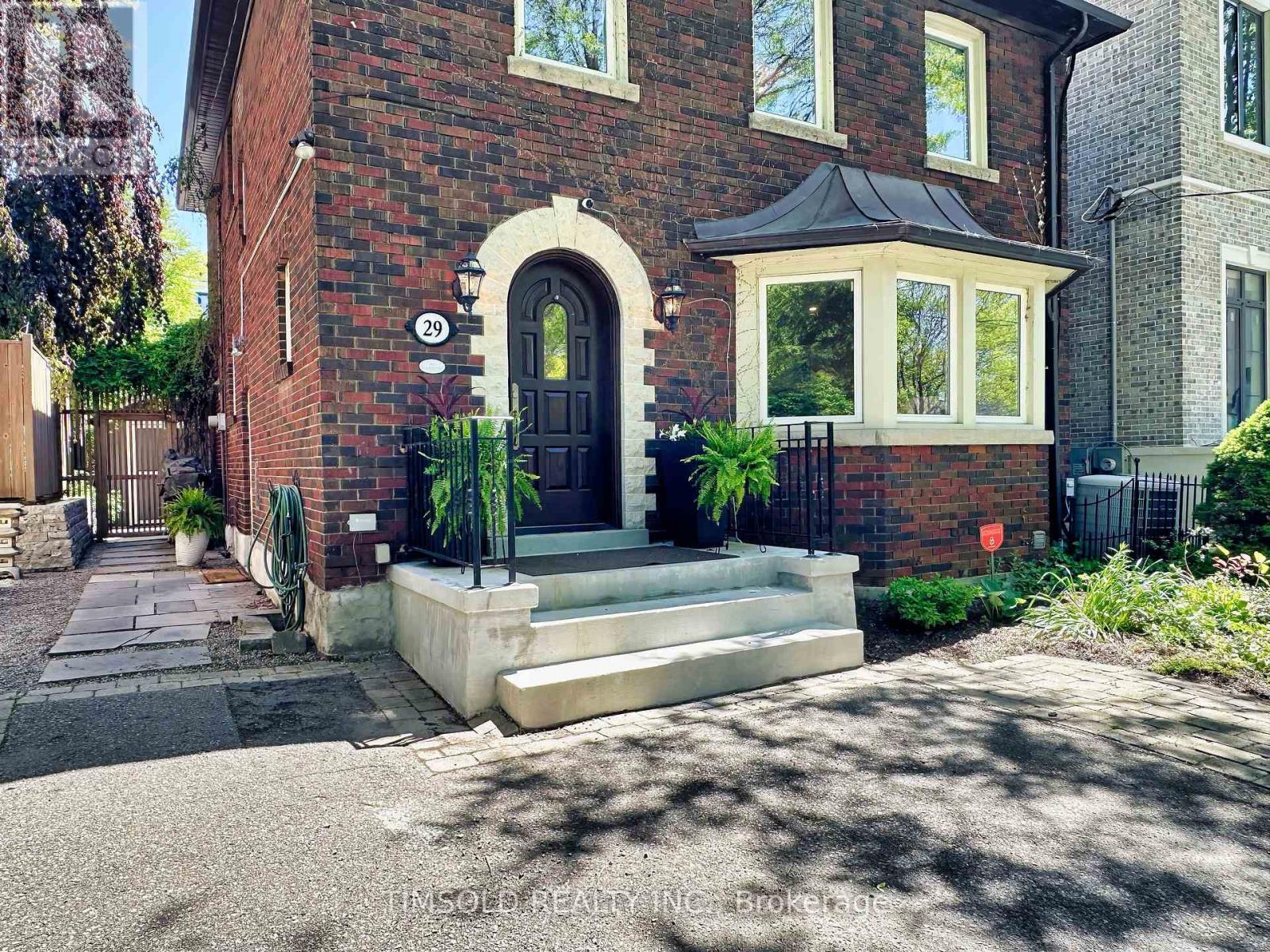 29 Tarlton Road, Toronto — photo 3