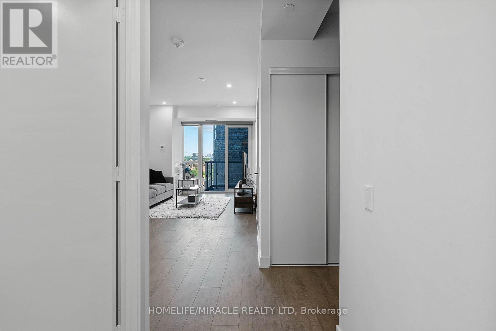 #1322 108 PETER STREET - Image 11