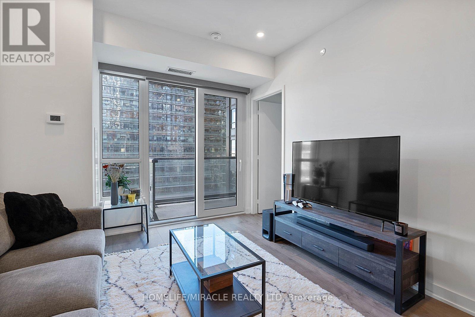 #1322 108 PETER STREET - 13