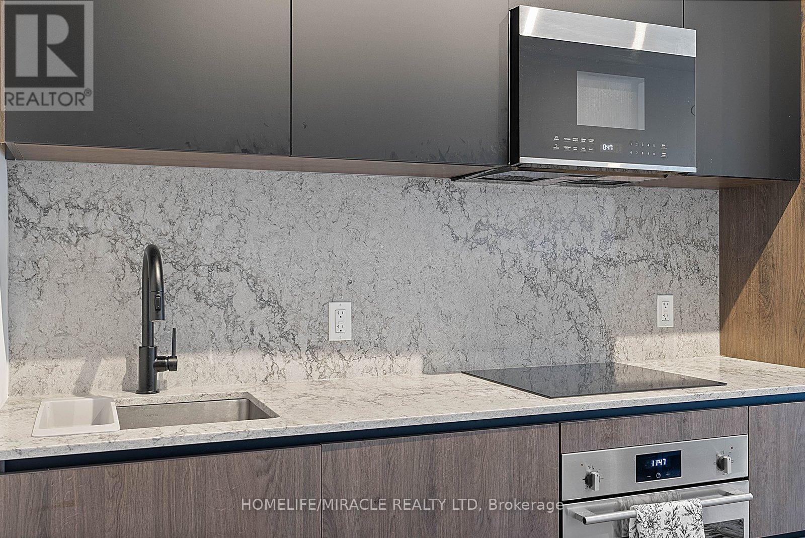 #1322 108 PETER STREET - Image 15