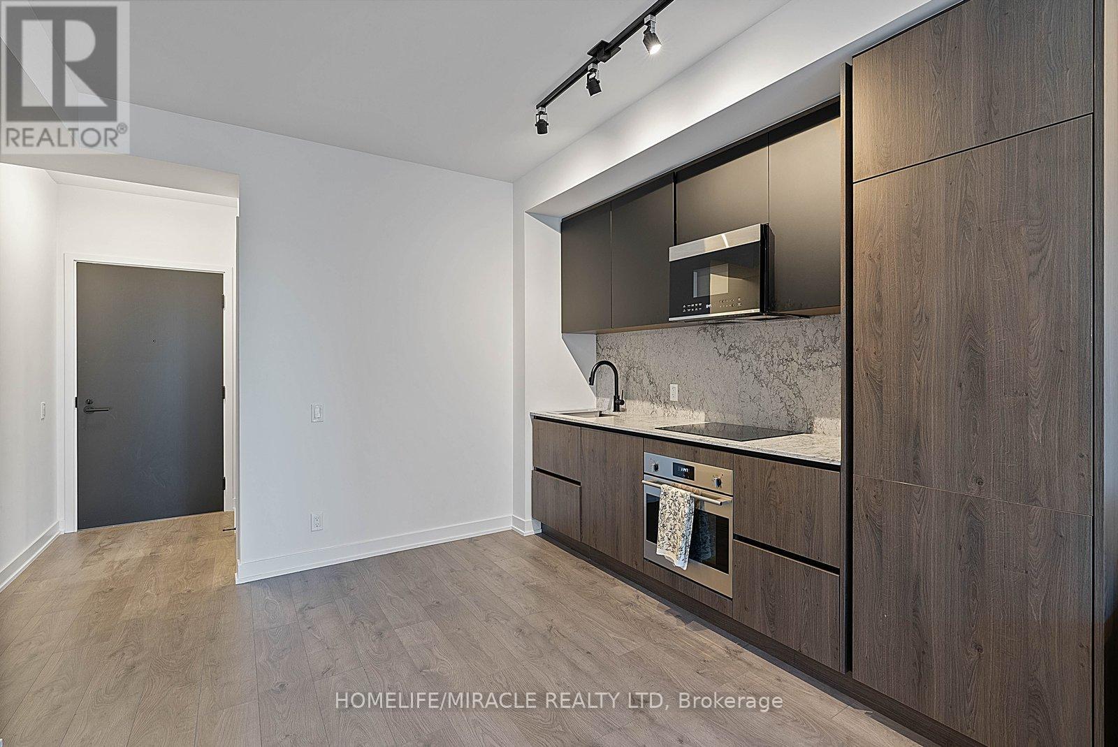#1322 108 PETER STREET - Image 16
