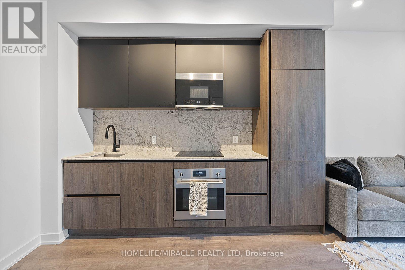 #1322 108 PETER STREET - Image 17