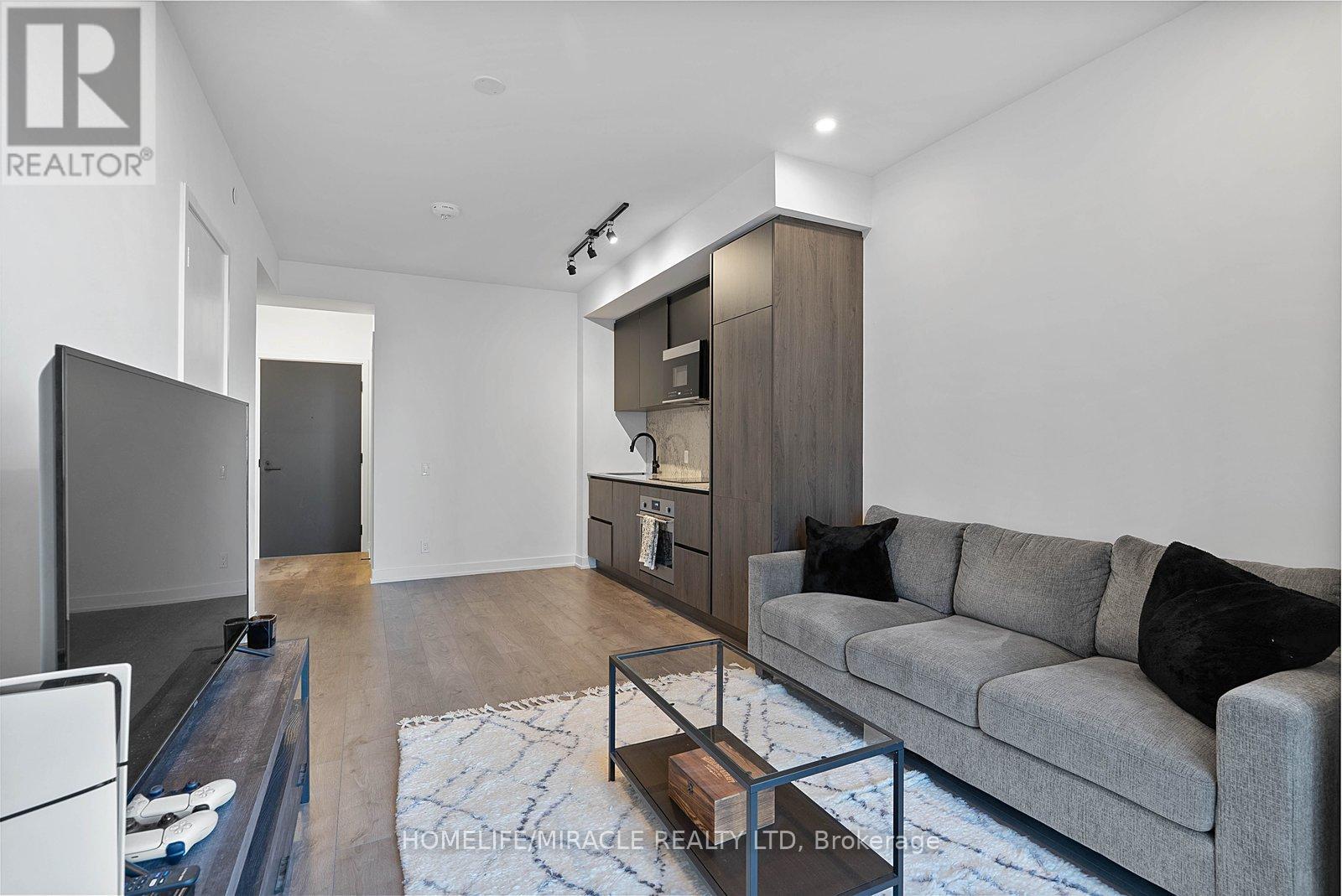 #1322 108 PETER STREET - Image 21