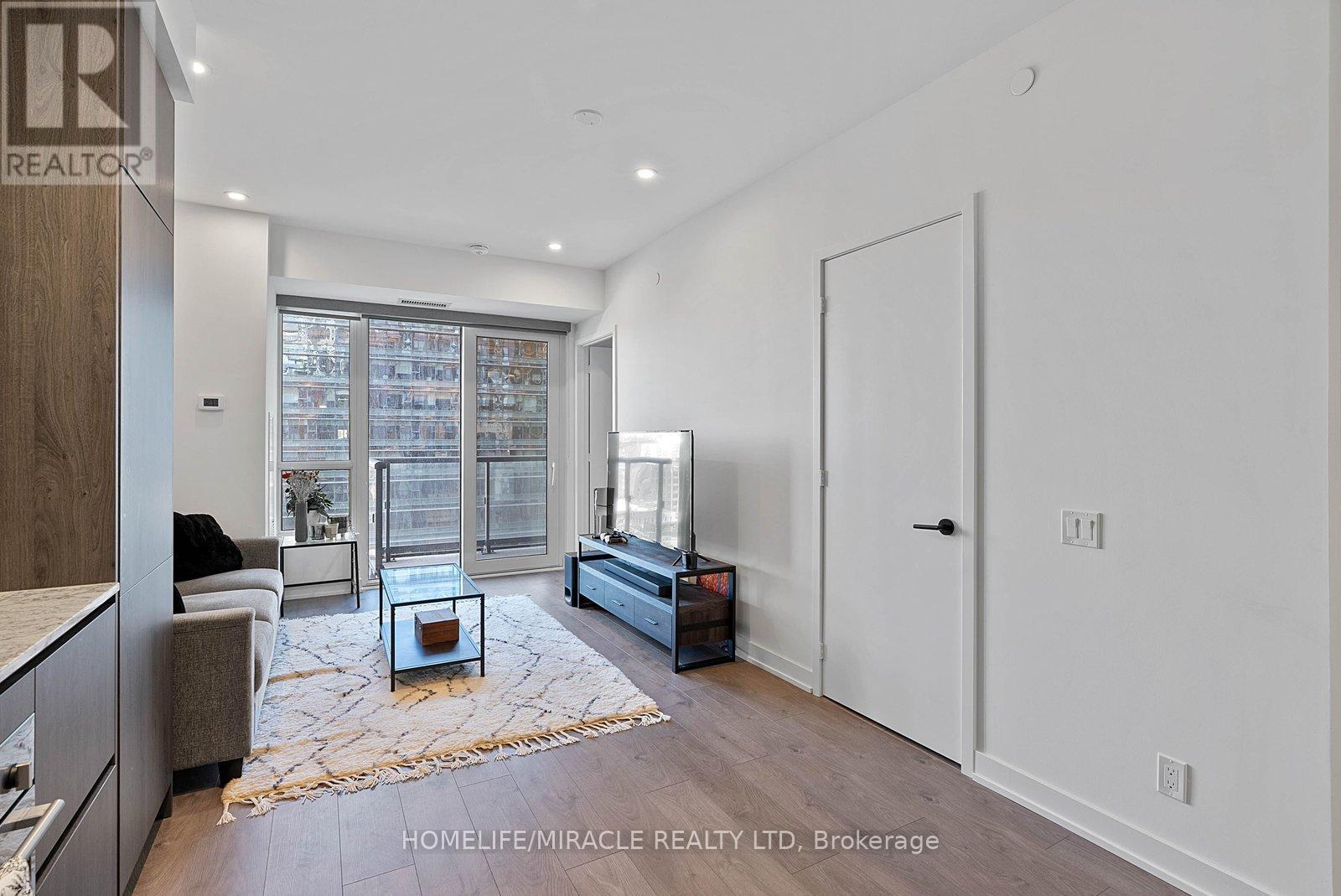 #1322 108 PETER STREET - Image 22