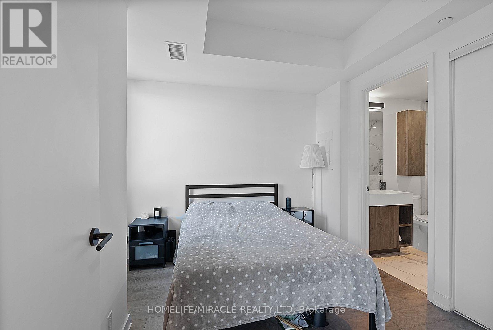 #1322 108 PETER STREET - Image 25