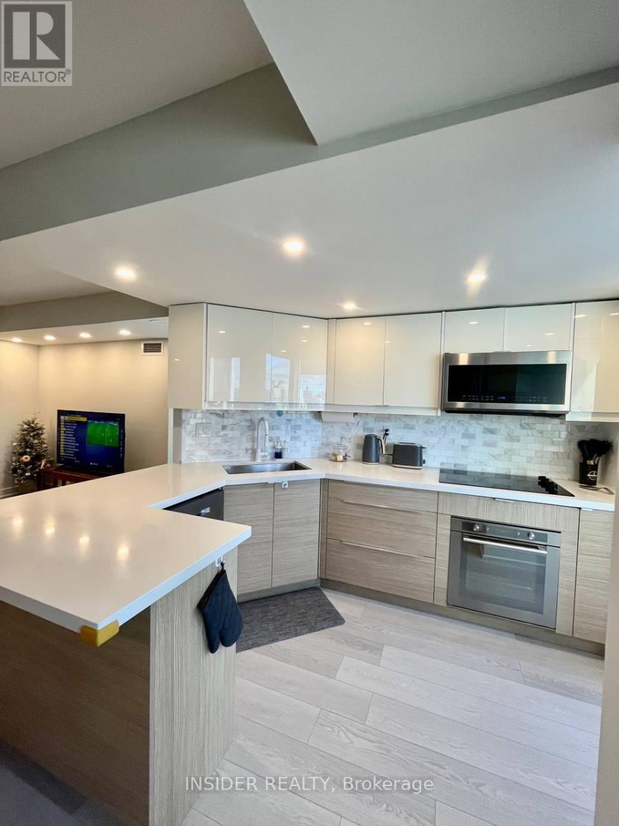 #1612 2 REAN DRIVE - 28