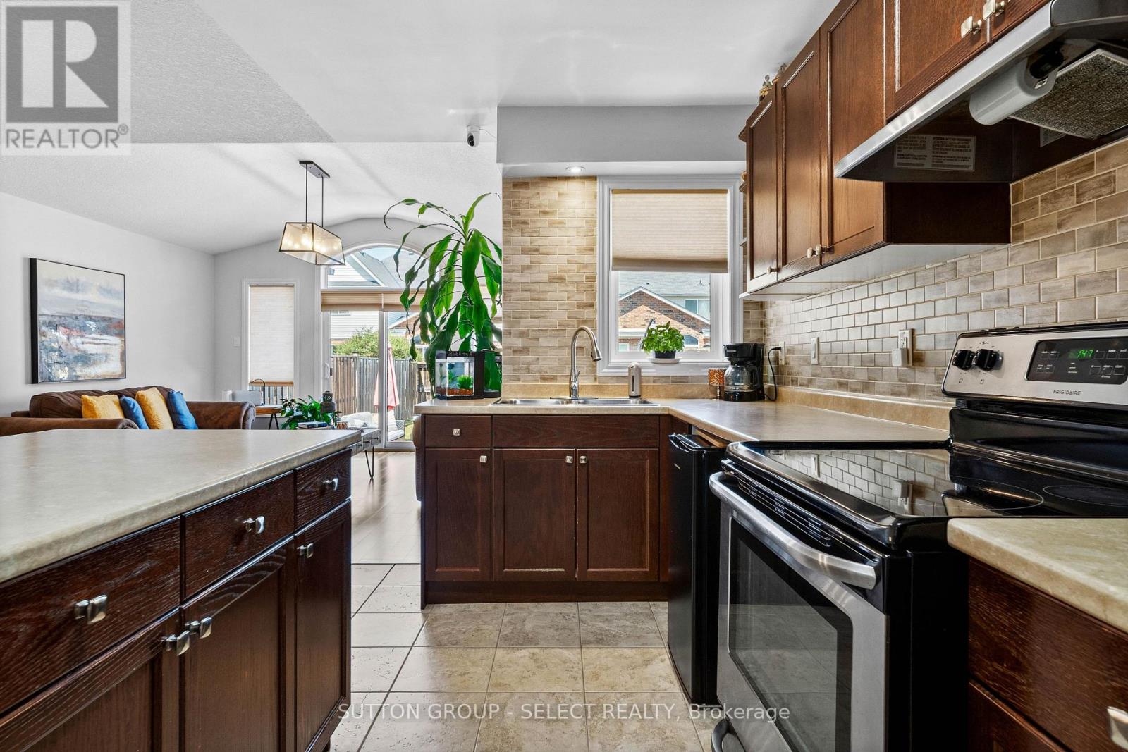 934 SILVERFOX CRESCENT - 10