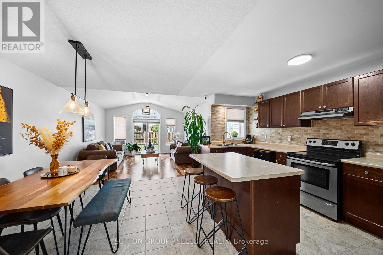 934 SILVERFOX CRESCENT, London North (North S) — photo 5