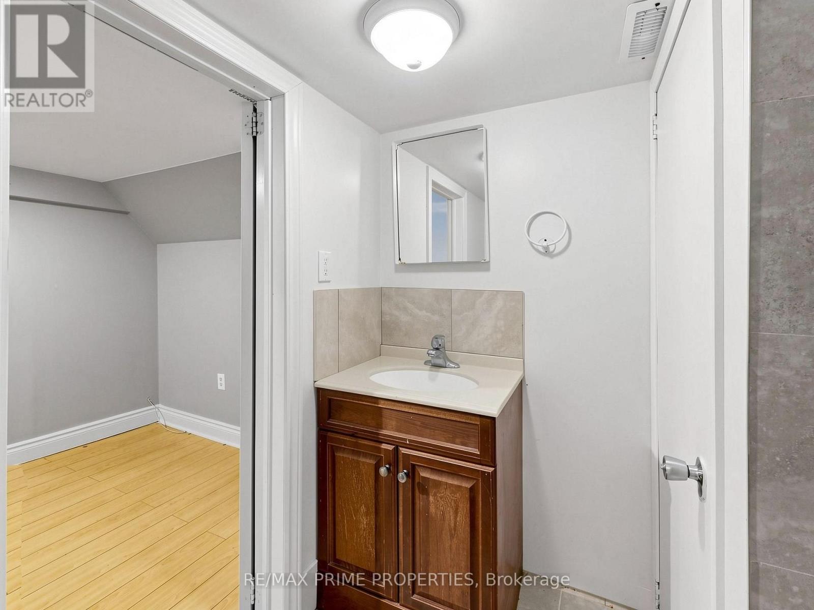 18 DENTONIA PARK AVENUE S - Image 40