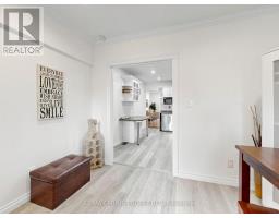 18 Dentonia Park Avenue S, Toronto, ON M4C1W7 Photo 16