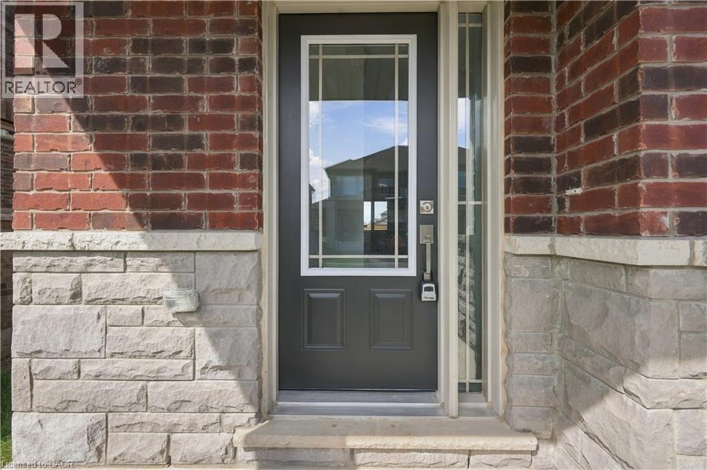20 ADMIRAL Road, Welland — photo 5