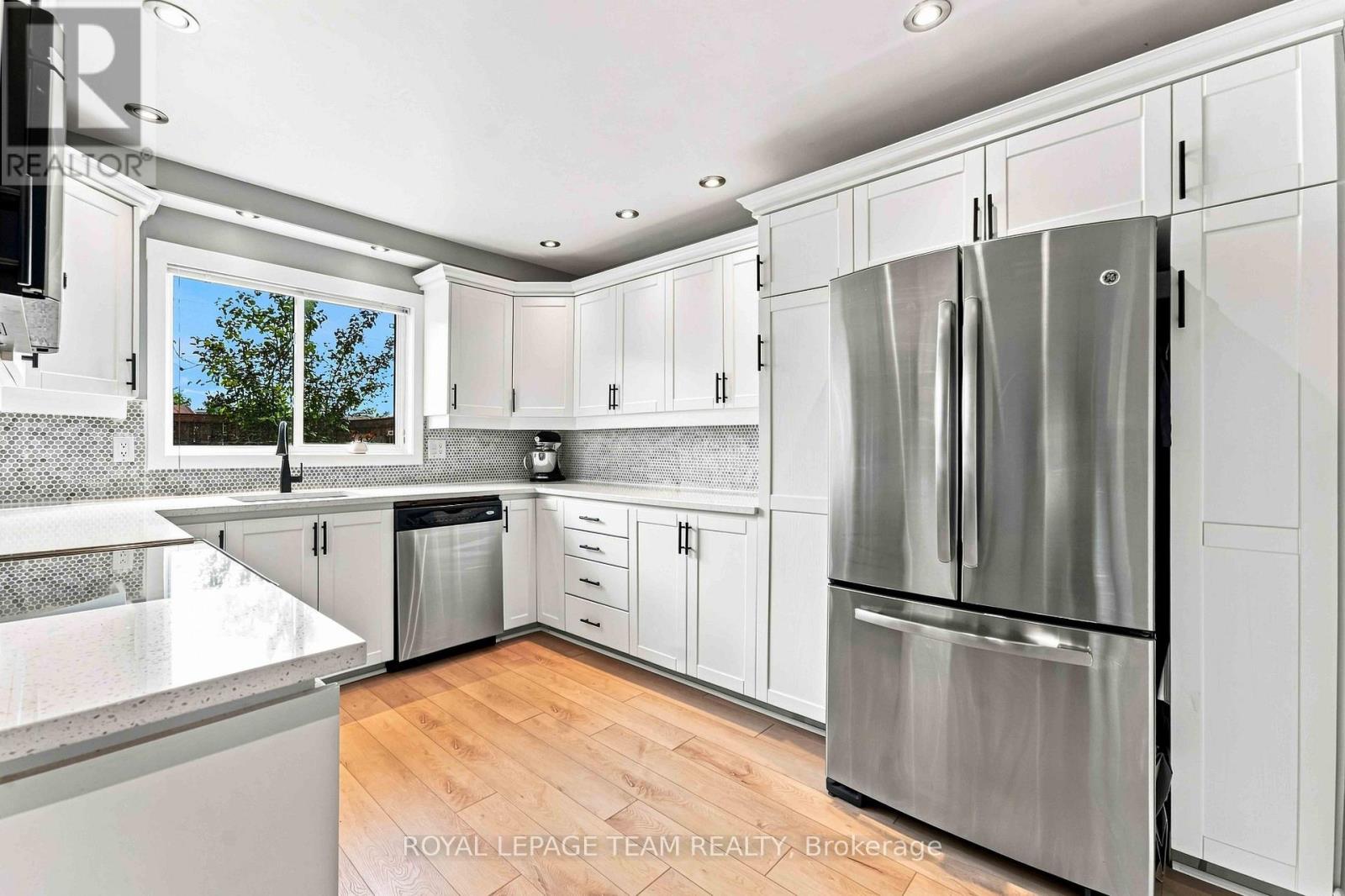 16 – 50E MEDHURST DRIVE, Ottawa. Luxury613. By Peter Sagos - Image 13