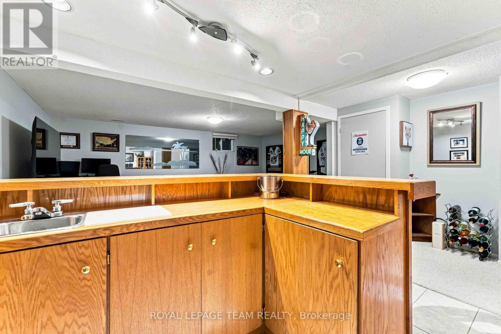 16 – 50E MEDHURST DRIVE, Ottawa. Luxury613. By Peter Sagos - Image 37