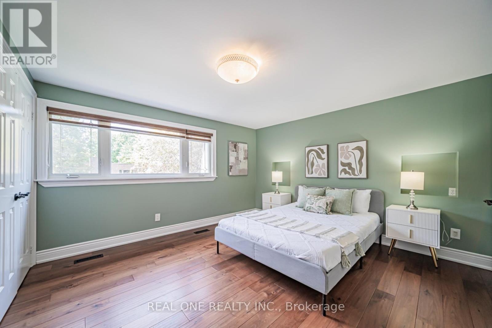 7 HAGERMAN BOULEVARD - Image 21