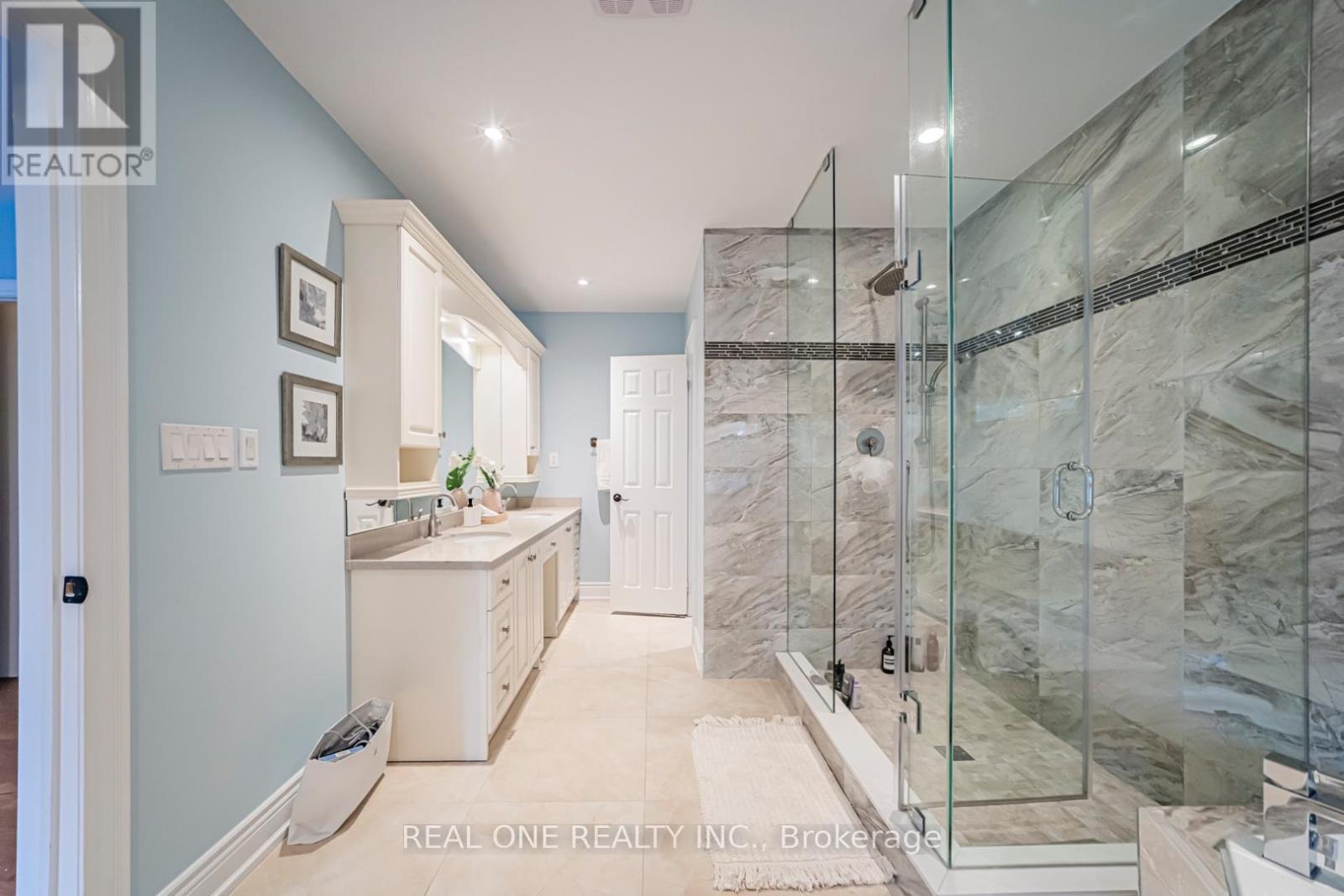 7 HAGERMAN BOULEVARD - Image 29