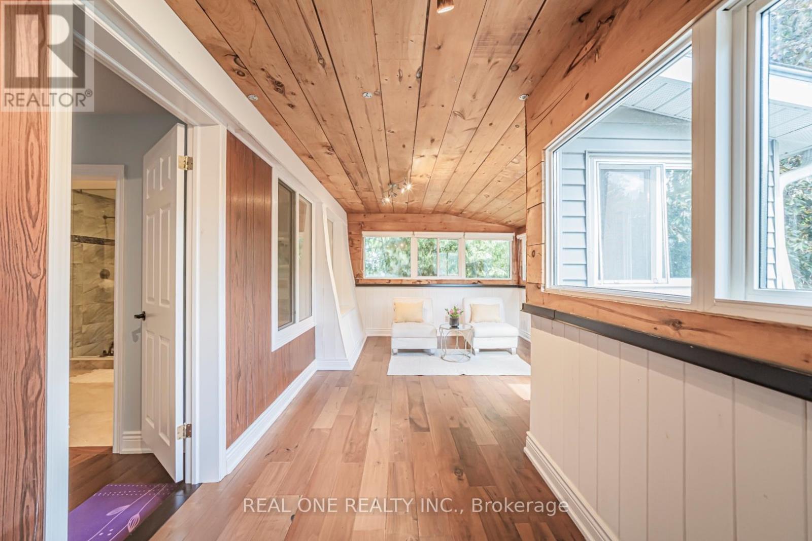 7 HAGERMAN BOULEVARD - Image 31