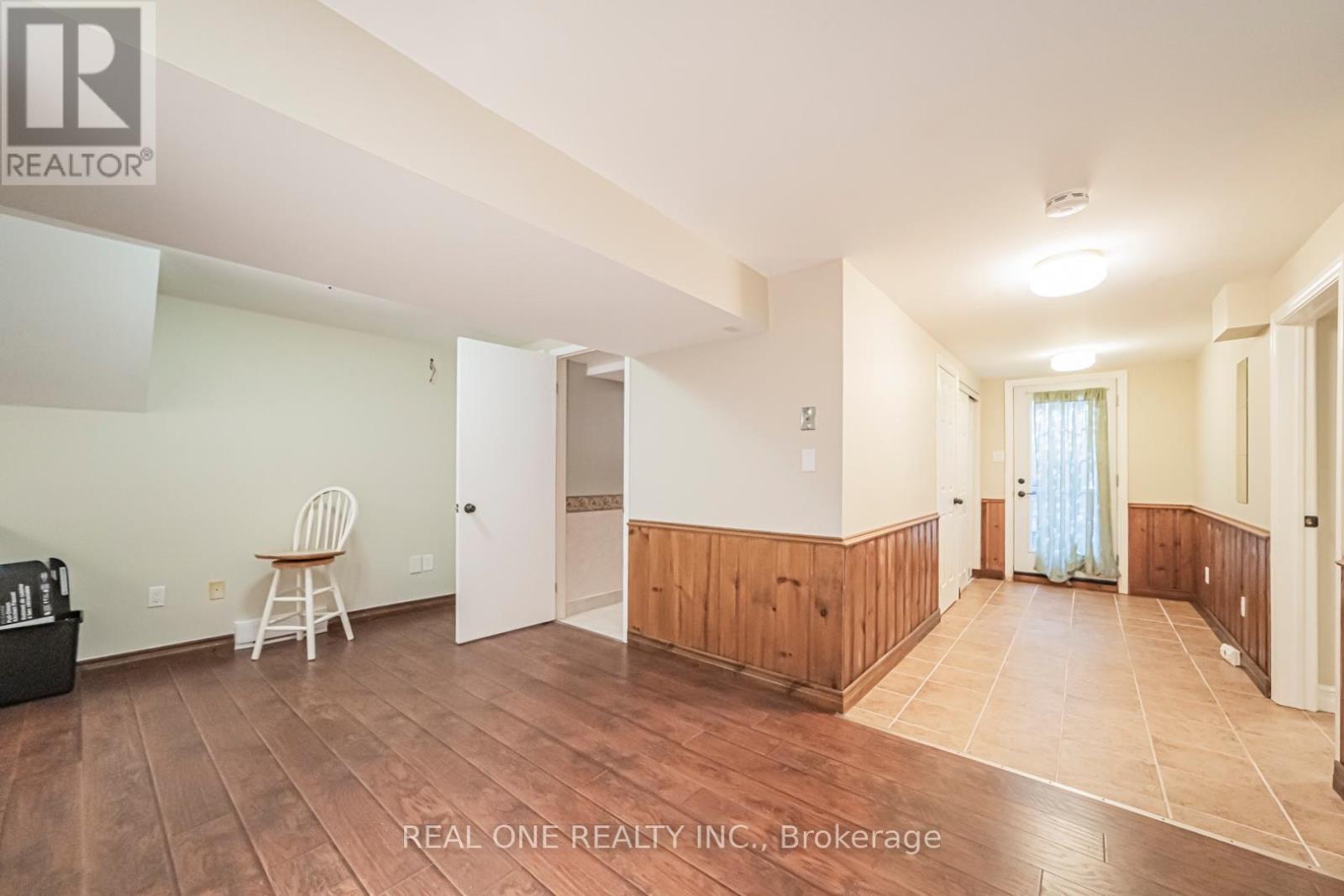 7 HAGERMAN BOULEVARD - Image 39