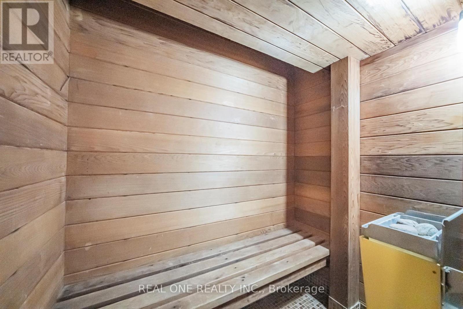 7 HAGERMAN BOULEVARD - Image 42