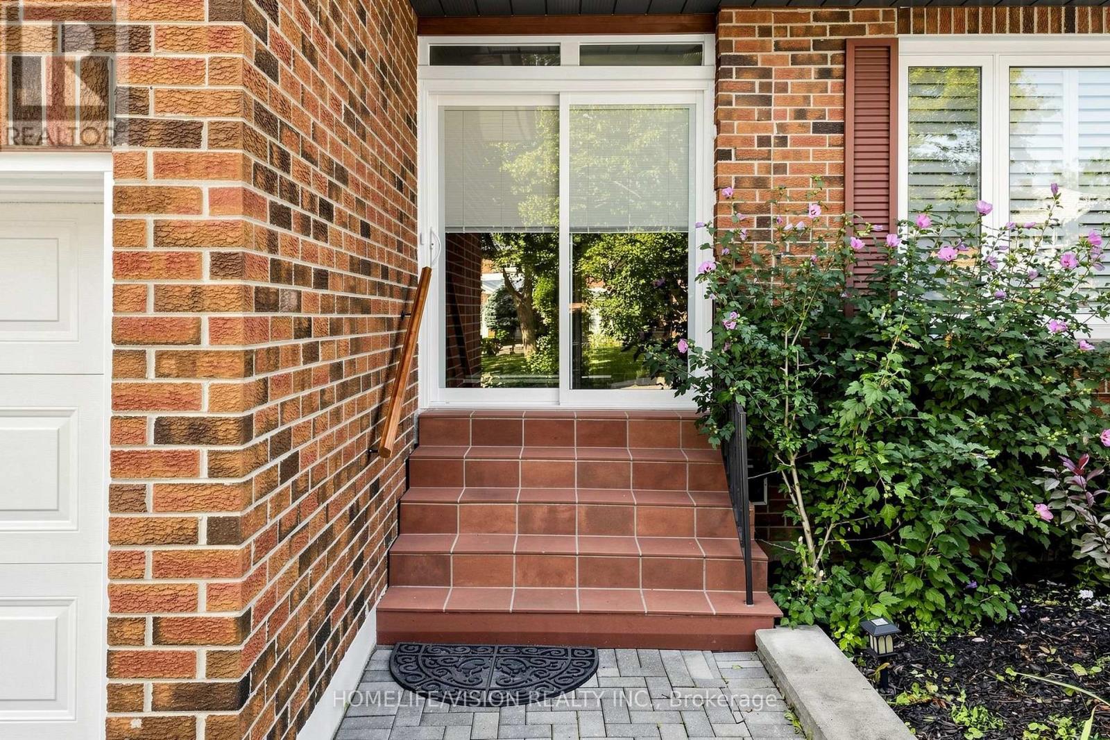 60 CARRINGTON DRIVE, Richmond Hill (Mill Pond) — photo 3