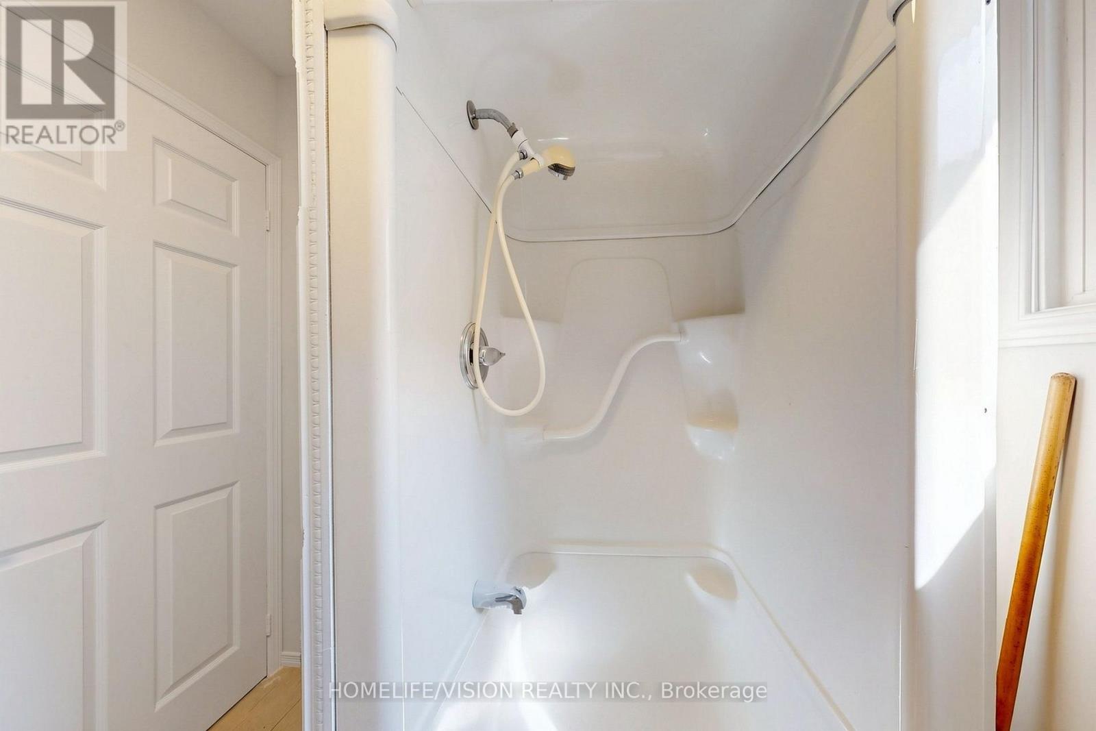 60 CARRINGTON DRIVE - Image 33