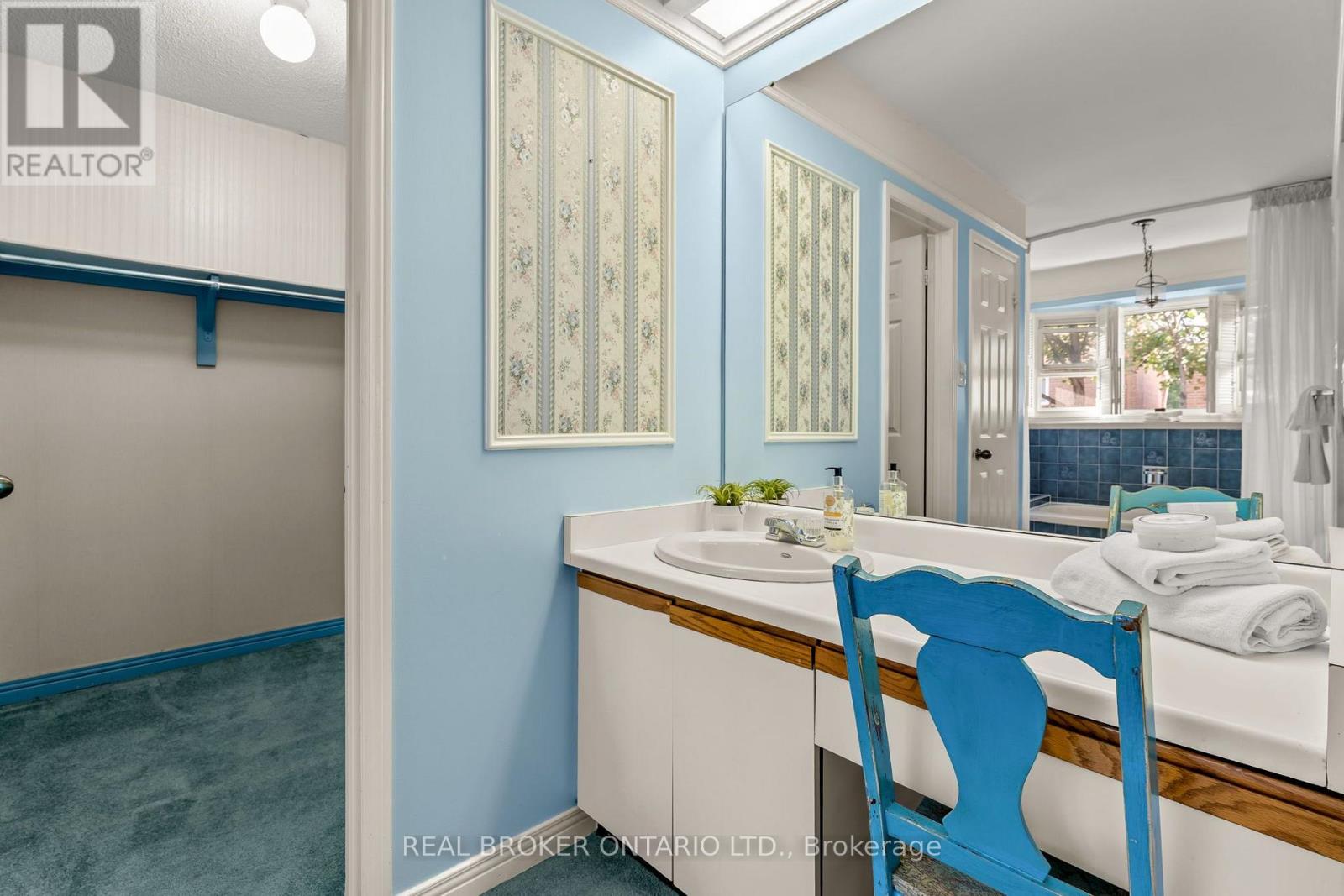 37 JESSICA GARDENS - Image 25
