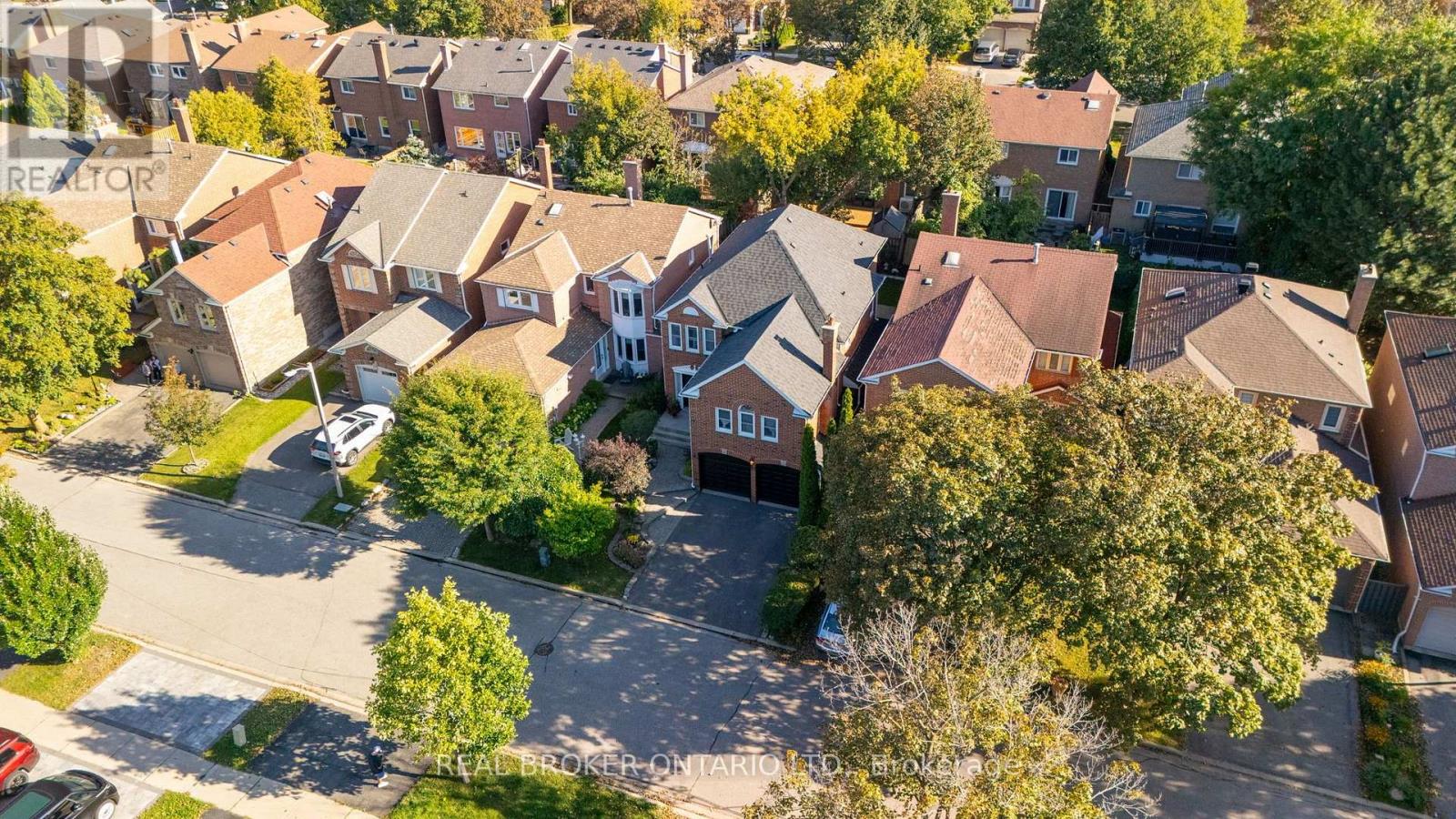 37 JESSICA GARDENS - 31