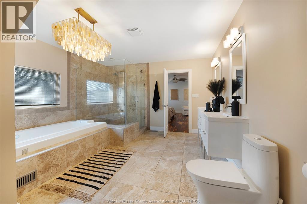 1083 REGENCY - 27