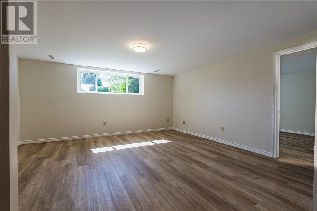 390 Alexander Street - Image 15