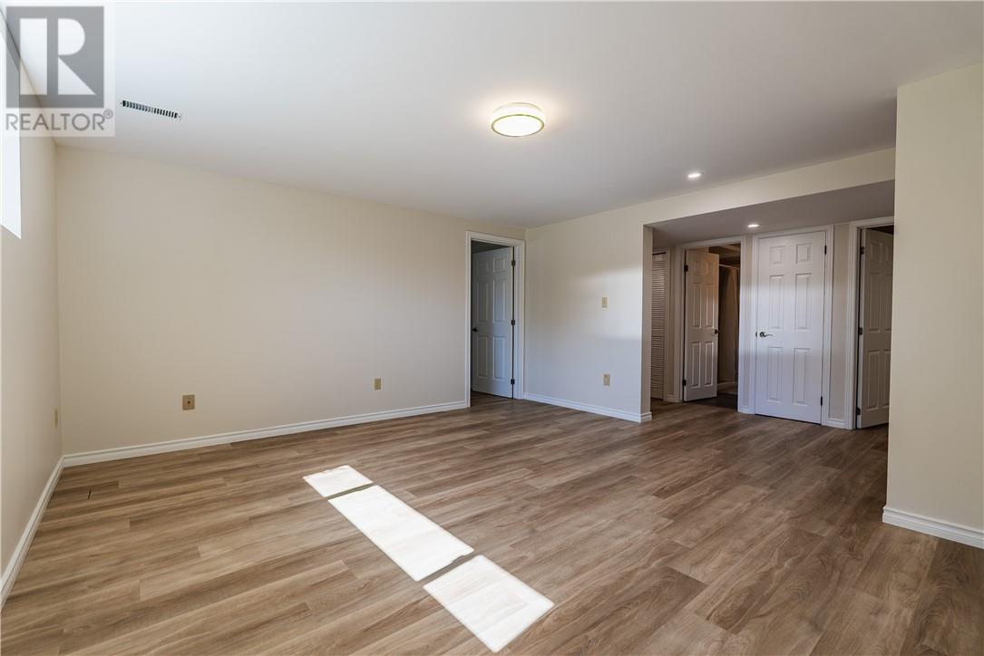 390 Alexander Street - 13