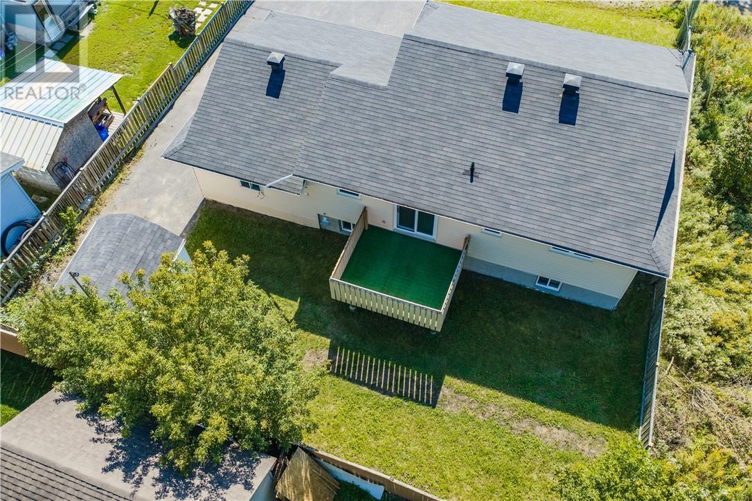 390 Alexander Street - 24