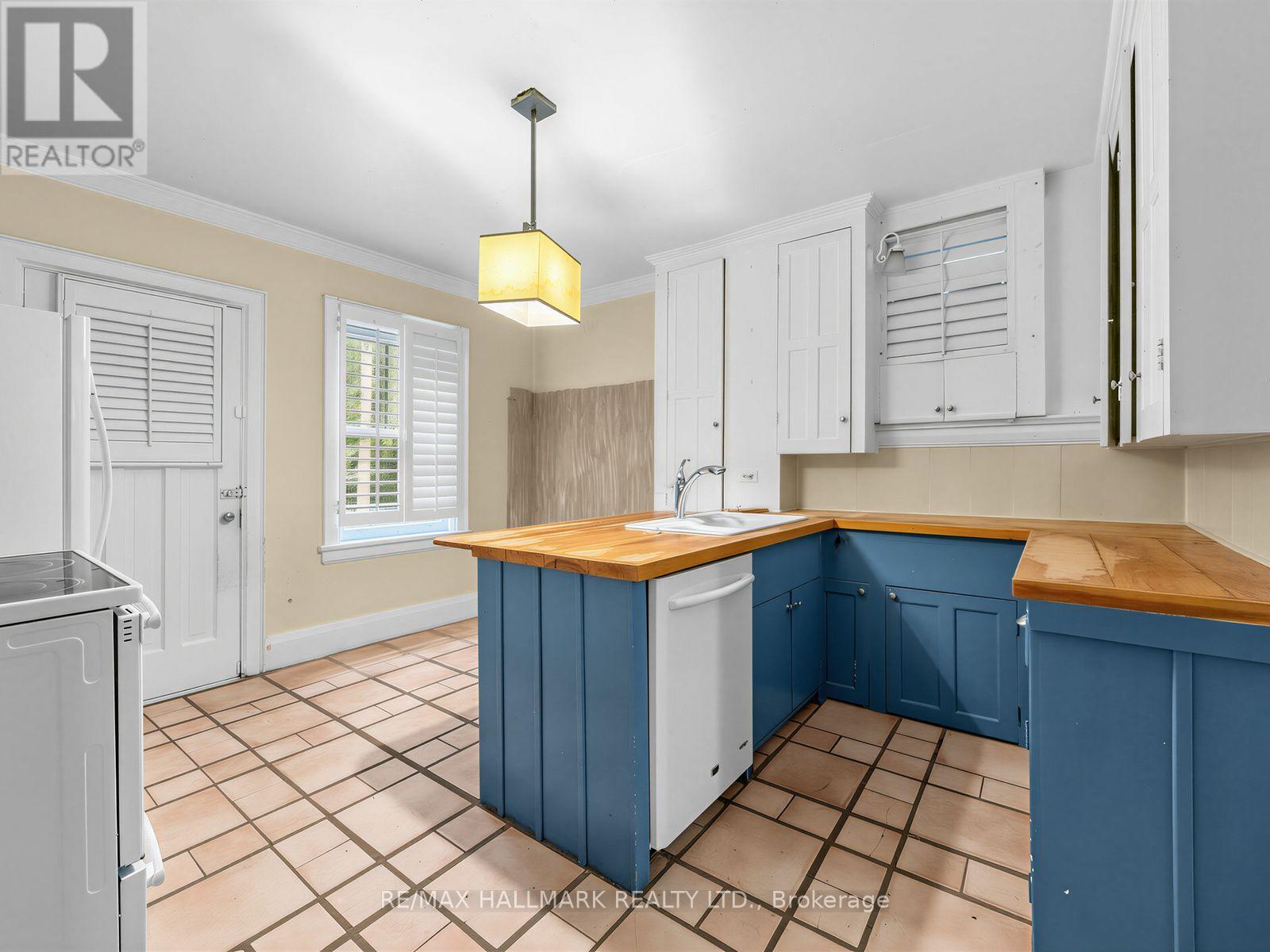 7 HUMBERVIEW CRESCENT - 13