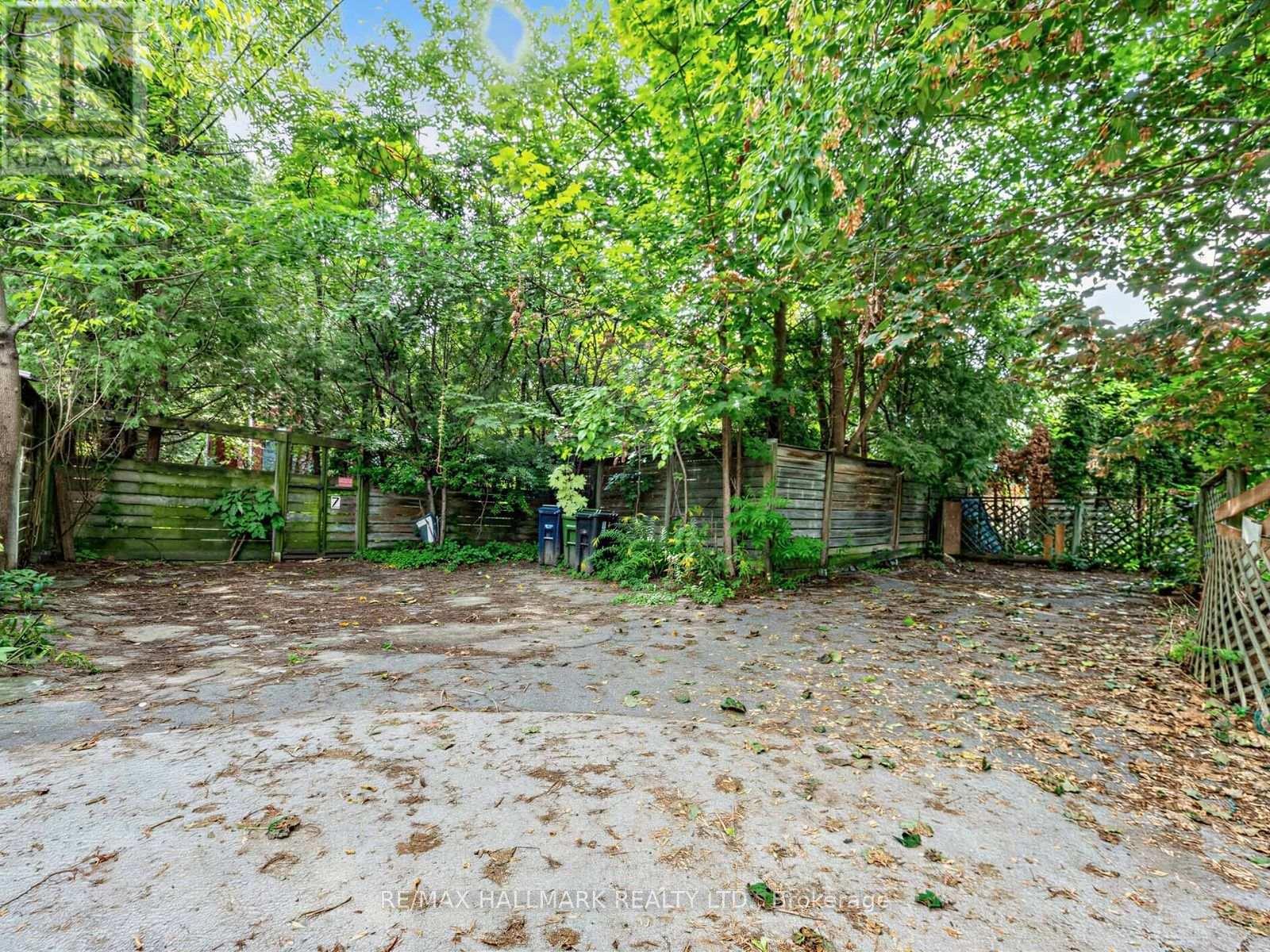 7 HUMBERVIEW CRESCENT - 40
