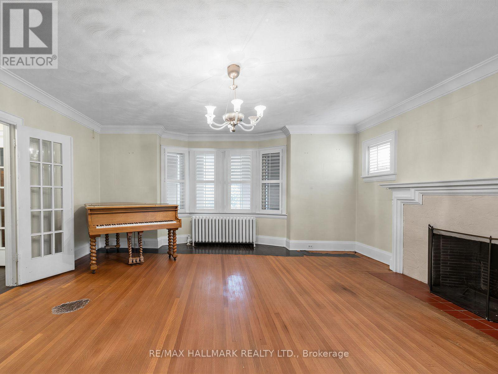 7 HUMBERVIEW CRESCENT - 8